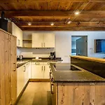 Holiday home Troadkostn *